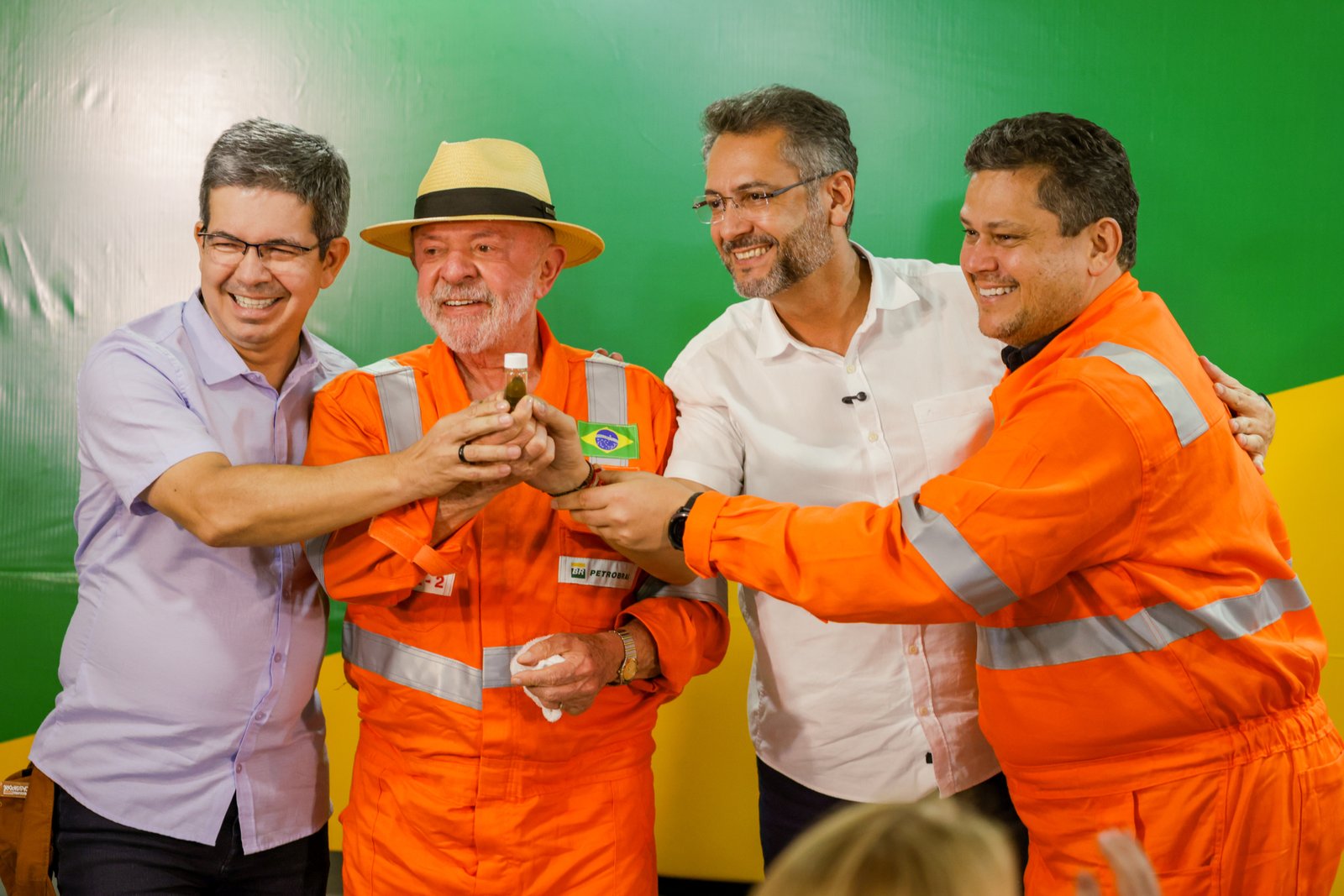 Senadores do Amapá pedem exploração do petróleo na Margem Equatorial